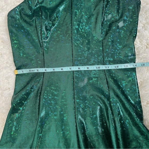 Hollywood Babe Irridescent Emerald Green Asymmetric Hem Mermaid Dress - Picture 15 of 16